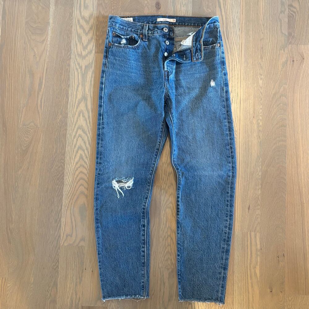 Levi’s Premium Wedgie Ankle Jeans Straight Leg Distressed Womens Size 28 - Picture 3 of 11